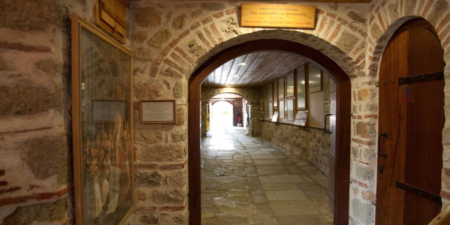 Guided Tour to the Monasteries of Meteora